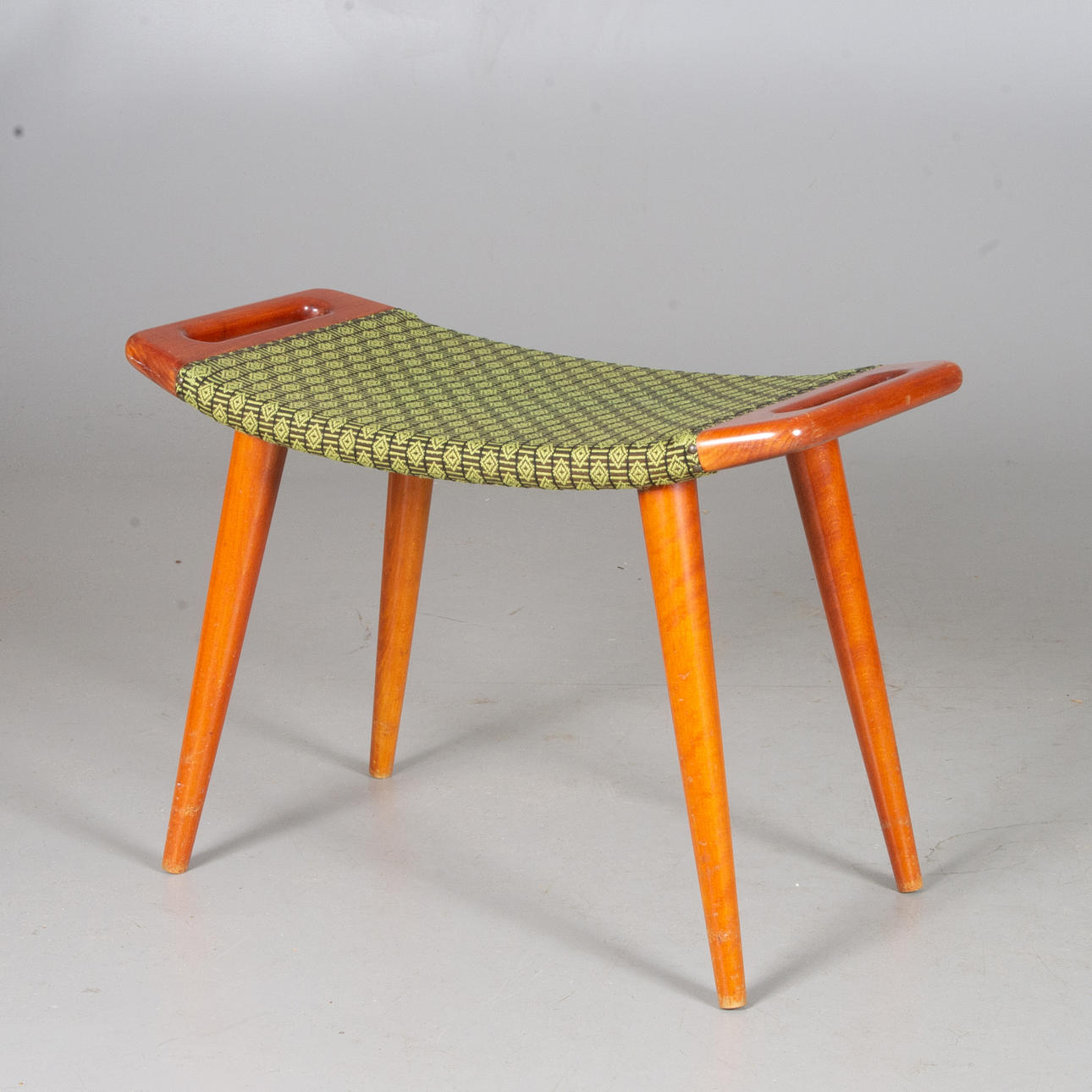 HANS J WEGNER. Attributed, rahi, petsattu kirja.