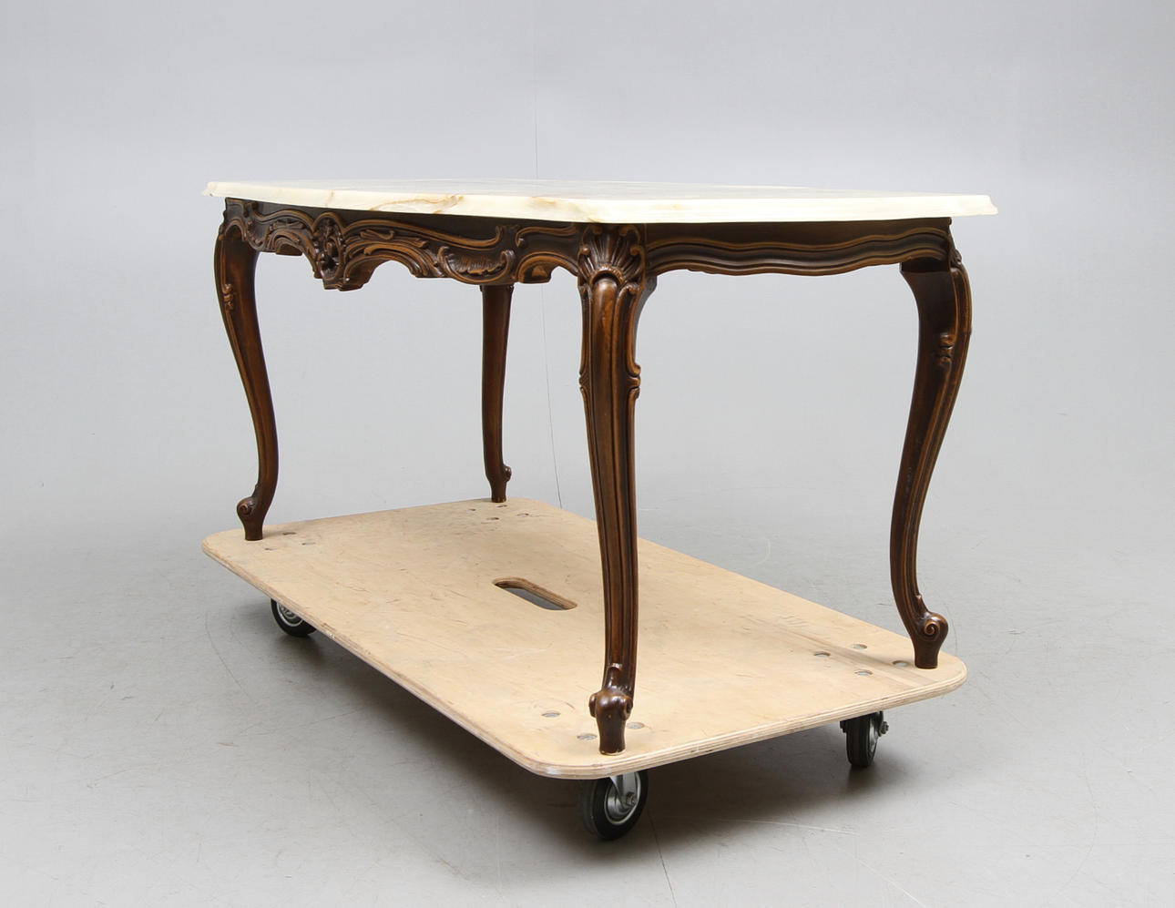 SOFFBORD, rokokostil, 1900-talets fjärde kvartal.