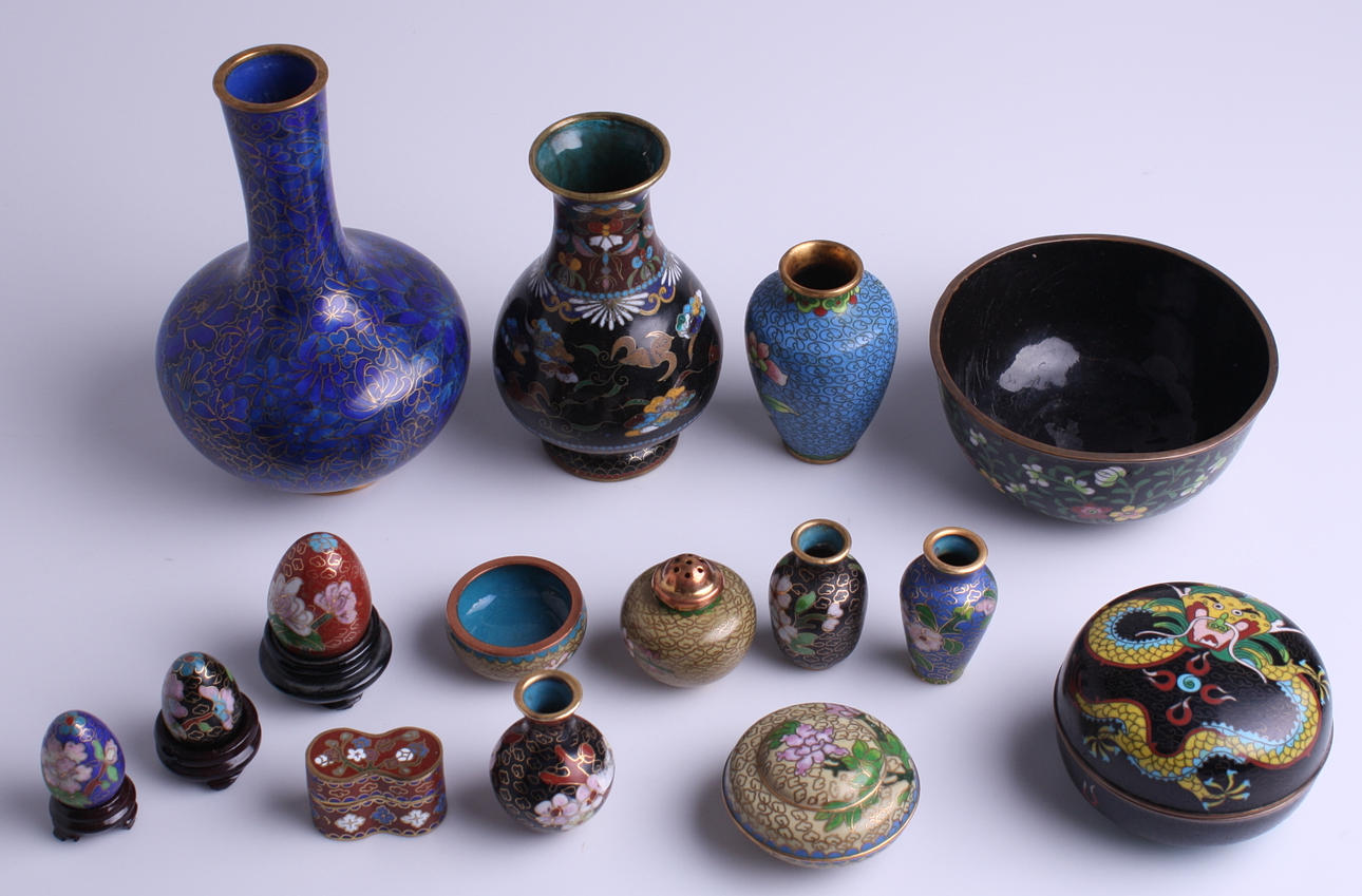 CLOISONNEFÖREMÅL, 15 st, metall, Kina.