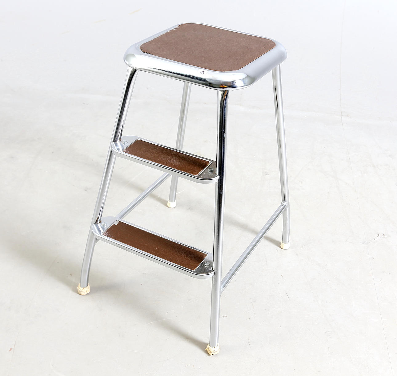 TIKAAT AWAB, metallia.