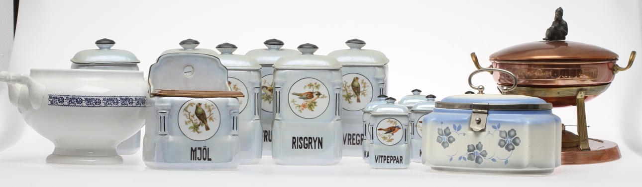 SPECERIBURKAR, GLÖGGVÄRMARE, SKRIN samt TERRIN, totalt 16 delar.