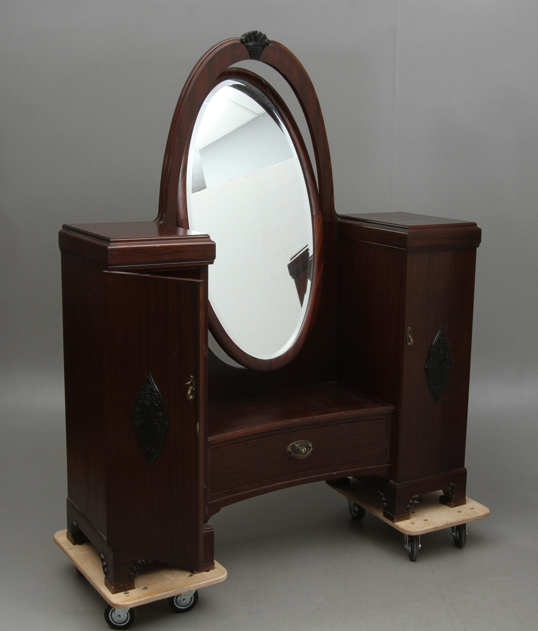 SPEGELBYRÅ, 1900-tal.