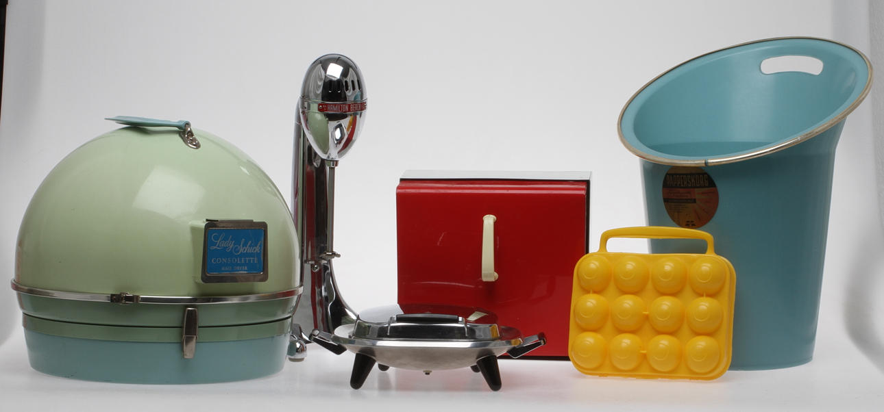 PARTI DIVERSE, 6 delar, bla papperskorg, design Sigvard Bernadotte, 1900-talets mitt.