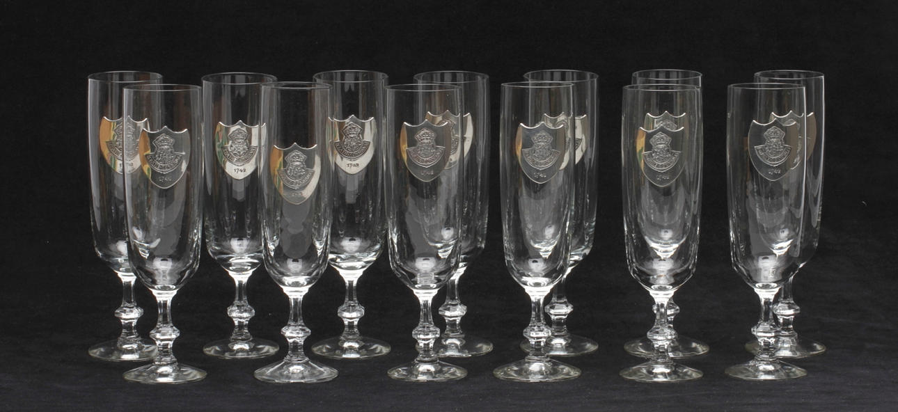 CHAMPAGNESTRUTAR, 13 st, Etain Sonnant 1742, 1900-tal.