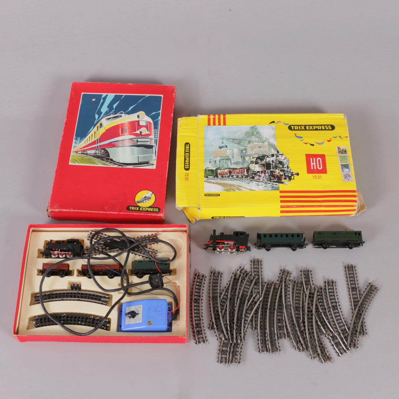 MODELLBAHN, 2 Sets Trix Express, H0, Mitte 20. Jahrhundert.