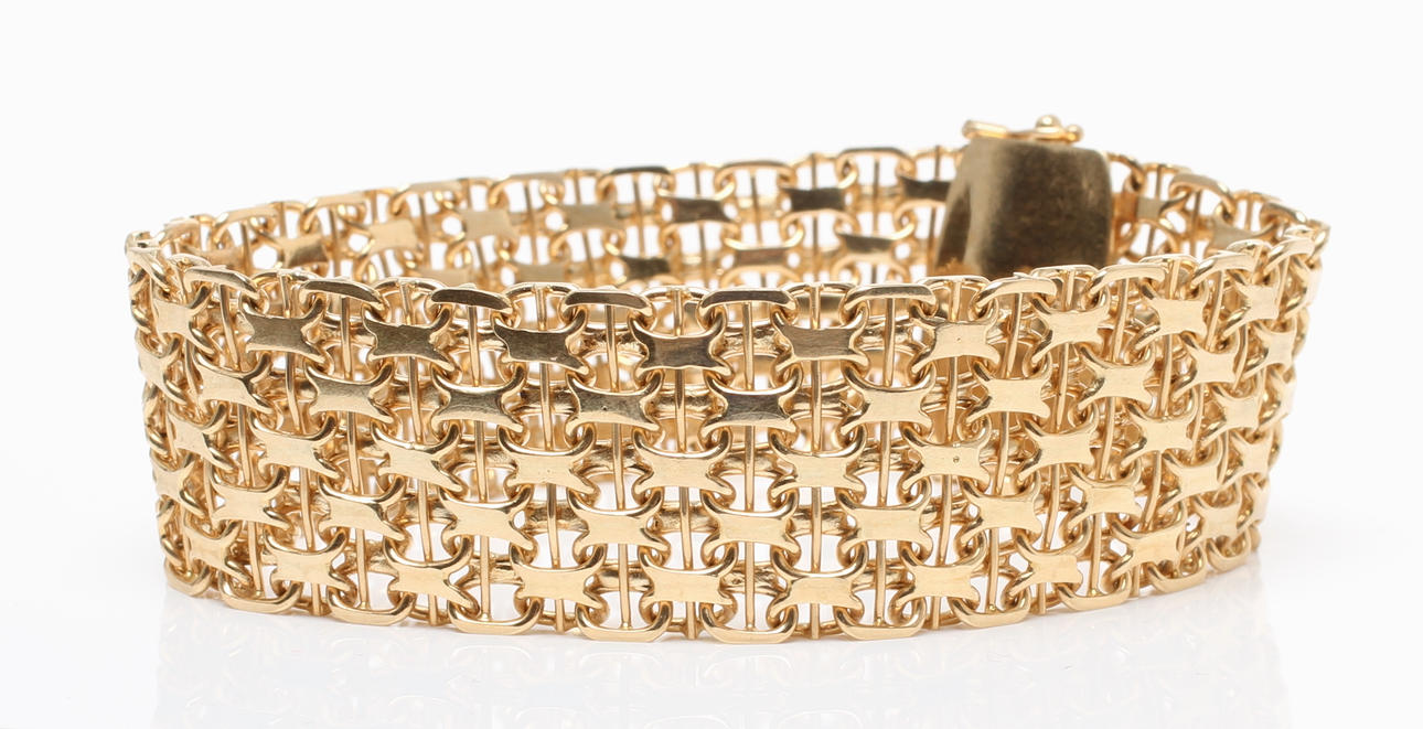 ARMBAND, 18k guld, Evert Gustafsson Stockholm 1970. Vikt 47,1 gram.