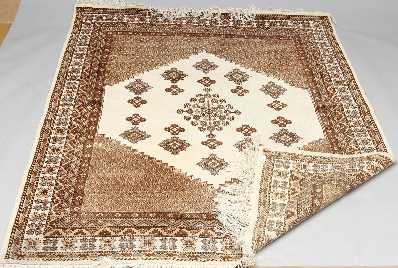 MATTA, orientalisk, 220 x 174 cm.