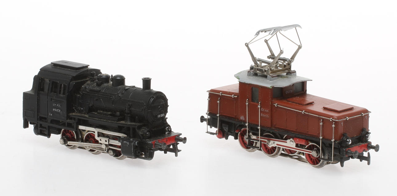 MODELLTÅG MÄRKLIN ånglok 3000.2 och växellok 3002.2.