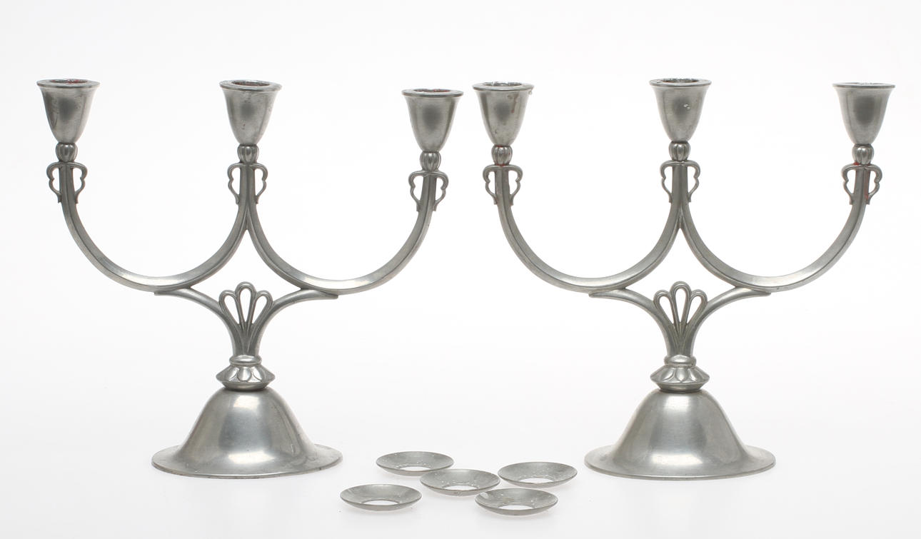 KANDELABRAR, ett par, tenn, Just Andersen, Danmark, 1930.