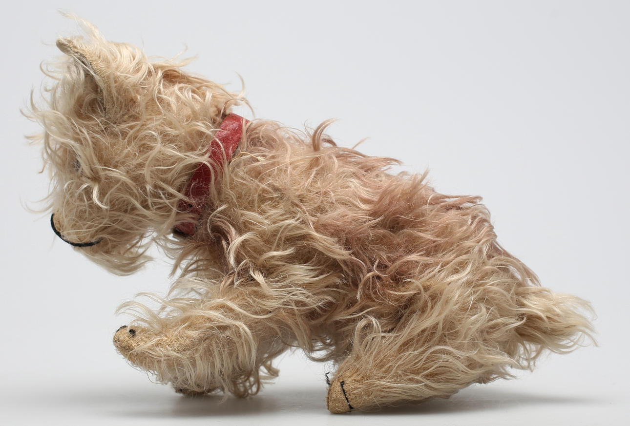 HUND. Märkt Steiff.