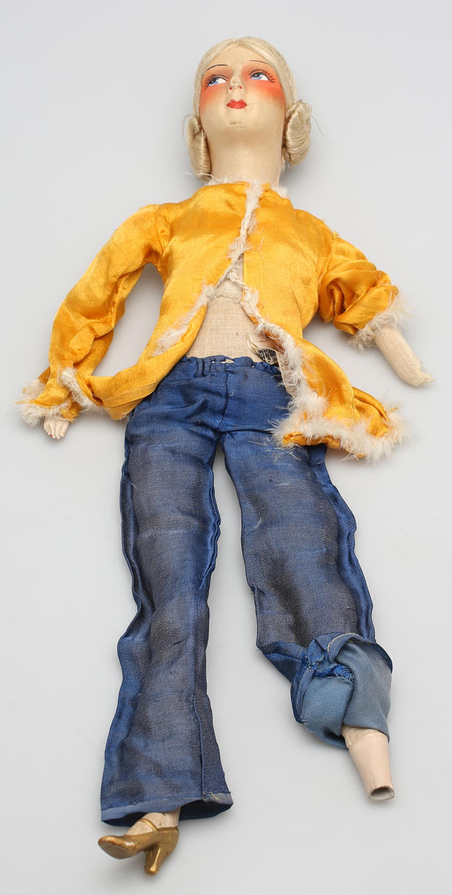 DOCKA, 1920-tal. Ettikett: Kungsholm West Indies Cruise/Poupees Gerb´s Paris, France.