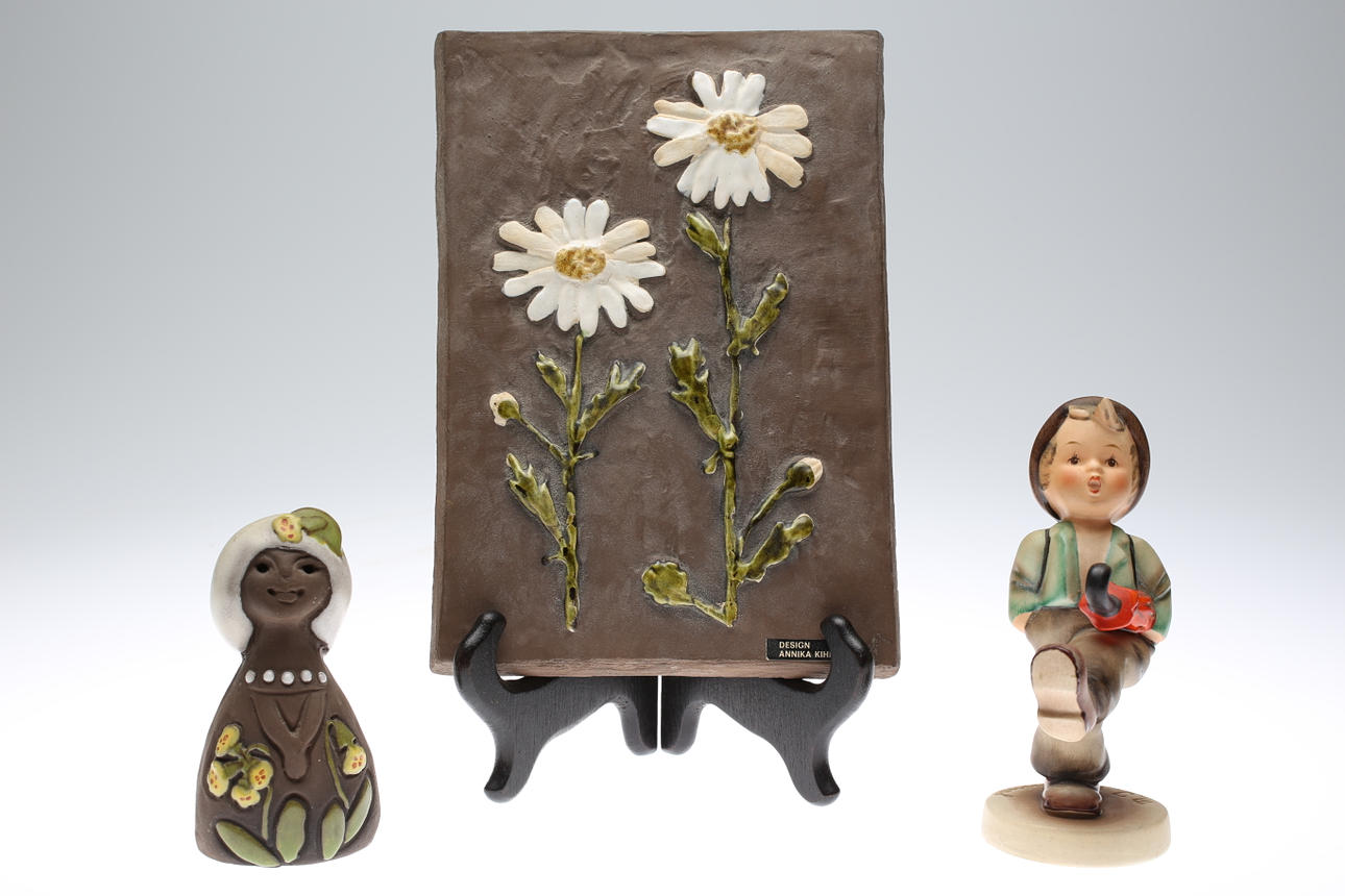 KERAMIKFÖREMÅL, bla Hummel.