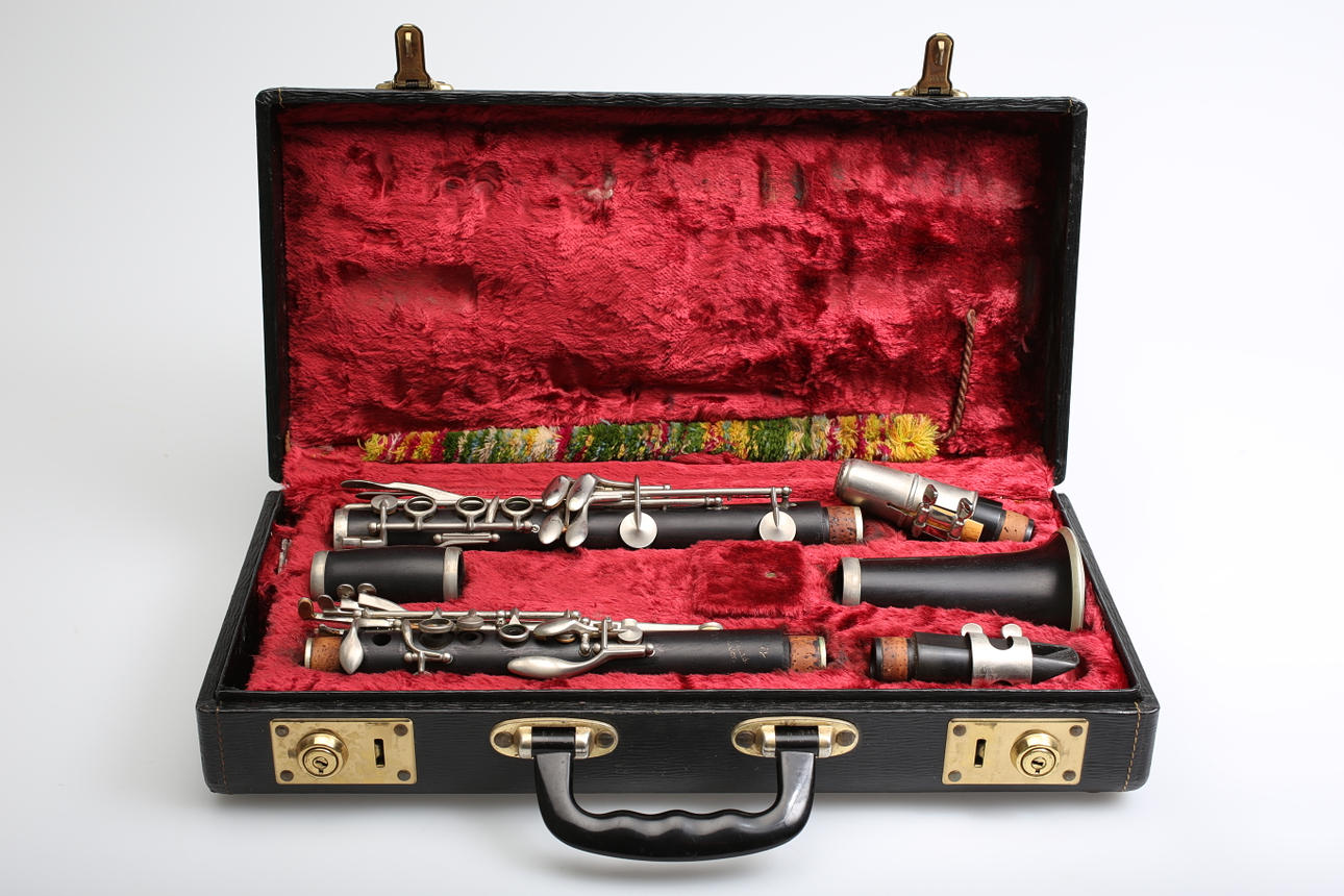 KLARINETT, London, trä, äldre modell.