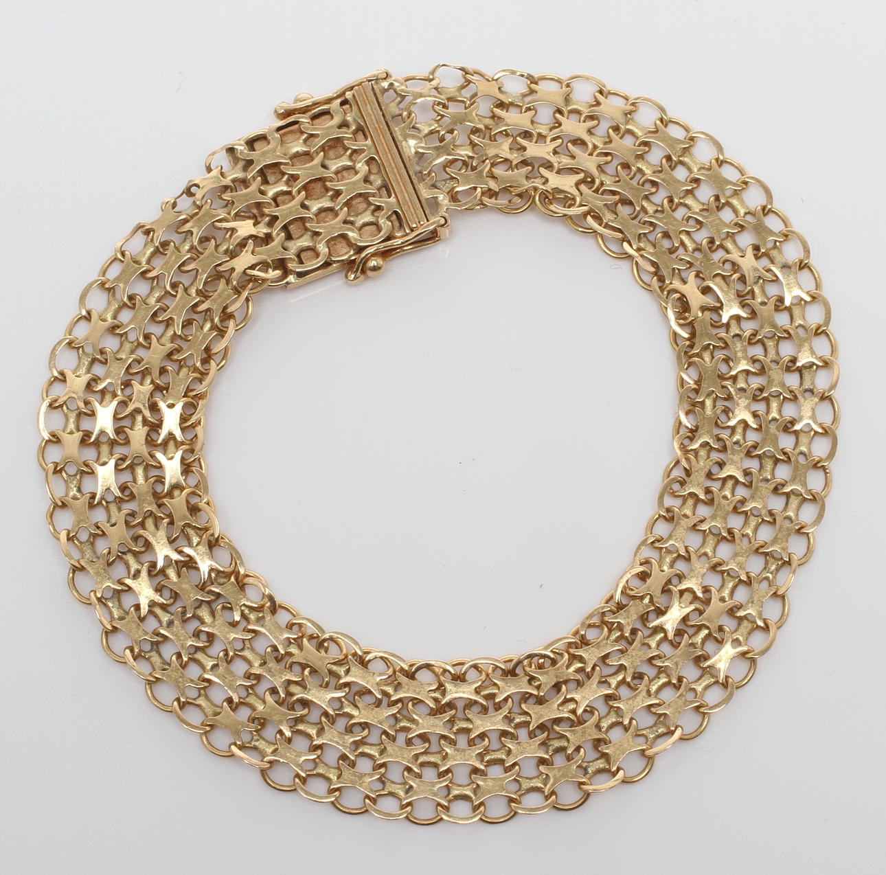 ARMBAND, 18k guld, Ädelsmycken Aktiebolag Stockholm 1967. Vikt 13,3 gram.