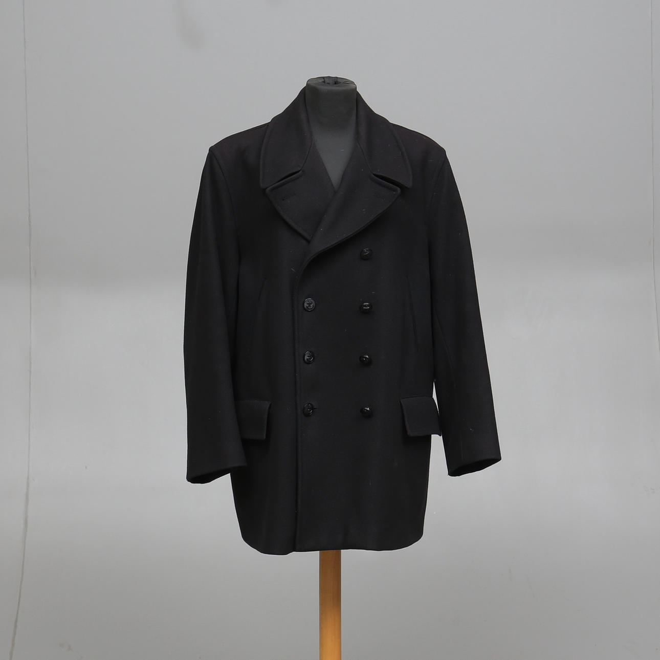 SHIP PARK, Gloverall.