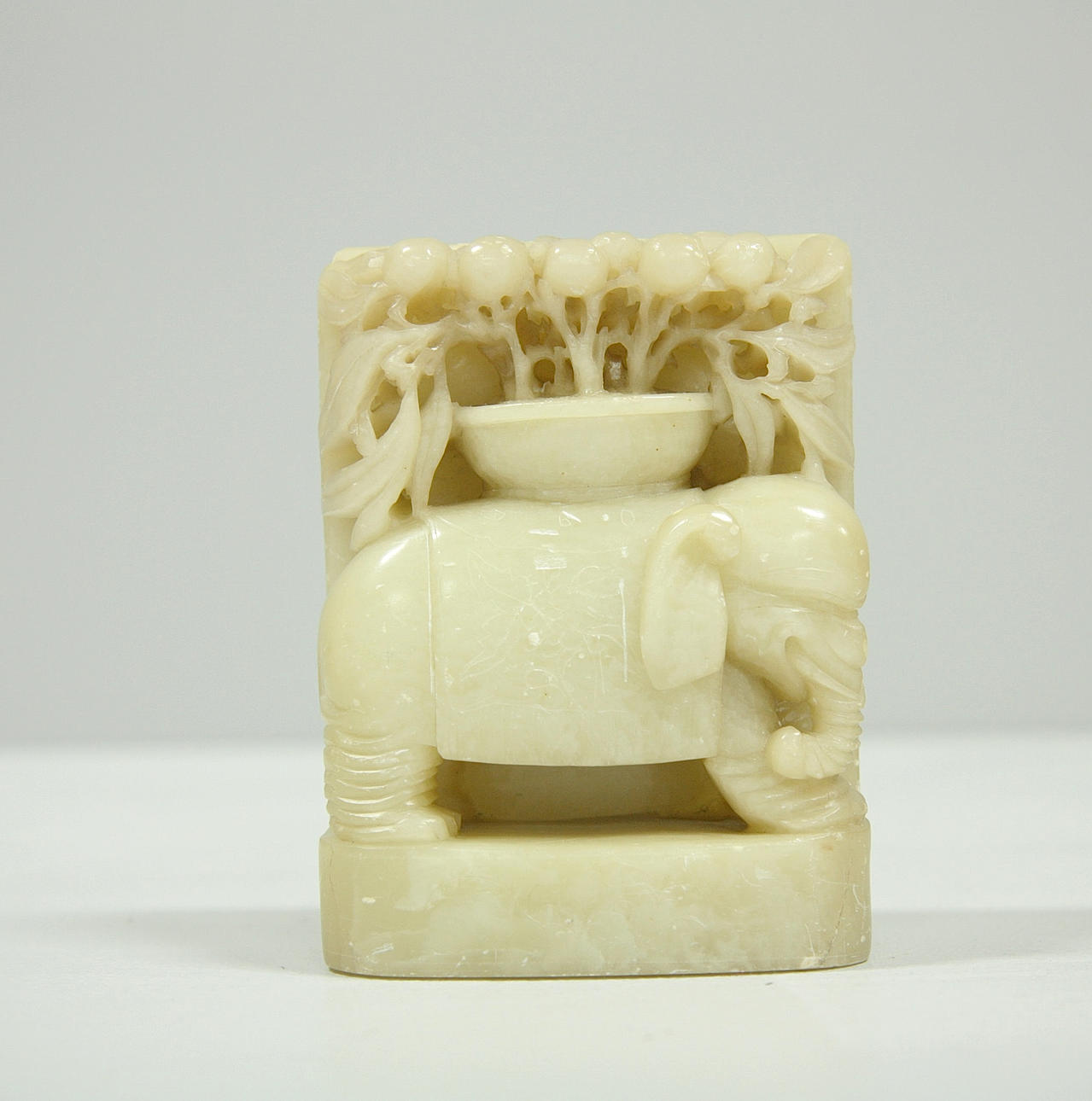 SKULPTUR, behauener Stein, China.