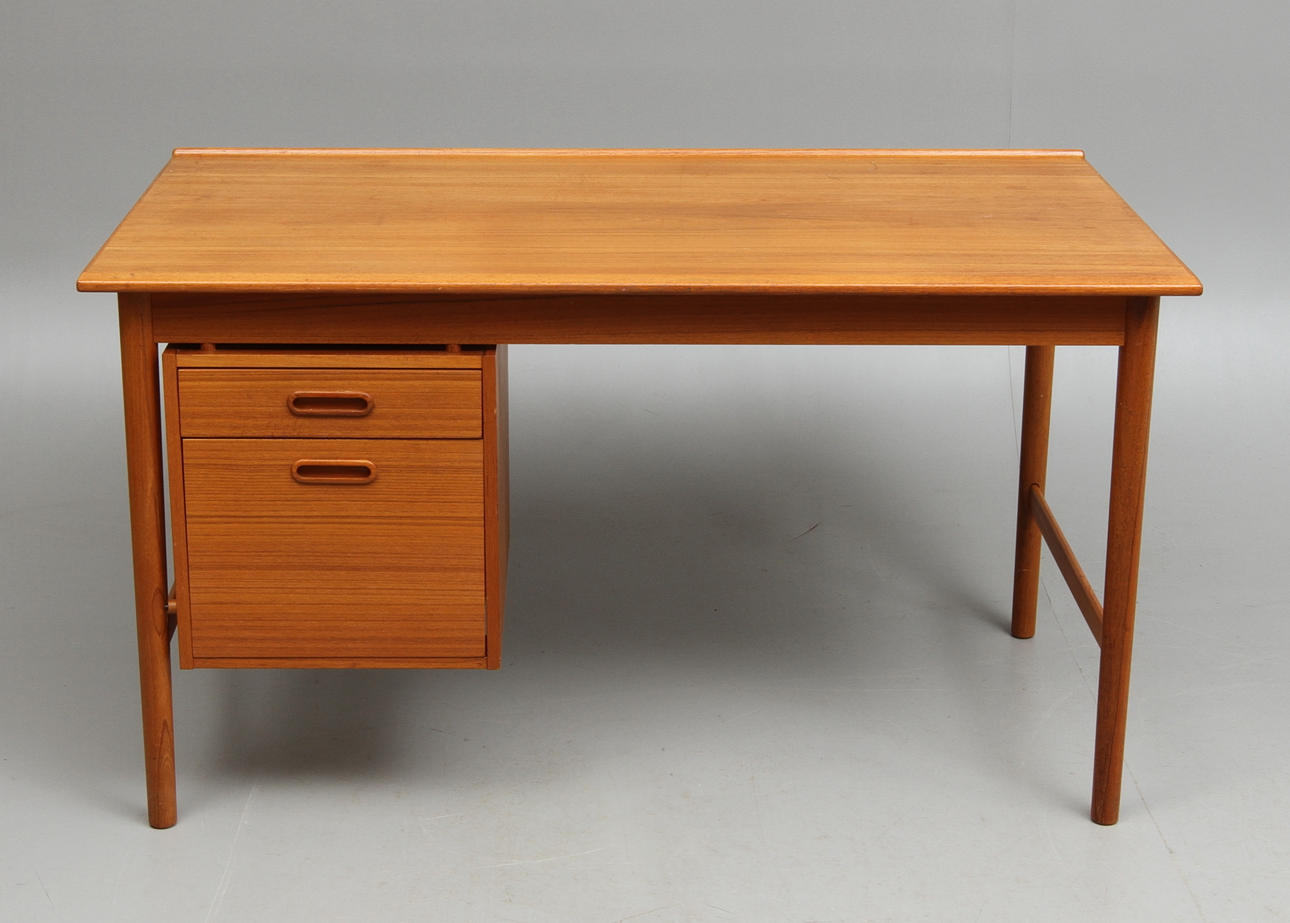 SKRIVBORD, teak, 1950/60-tal.