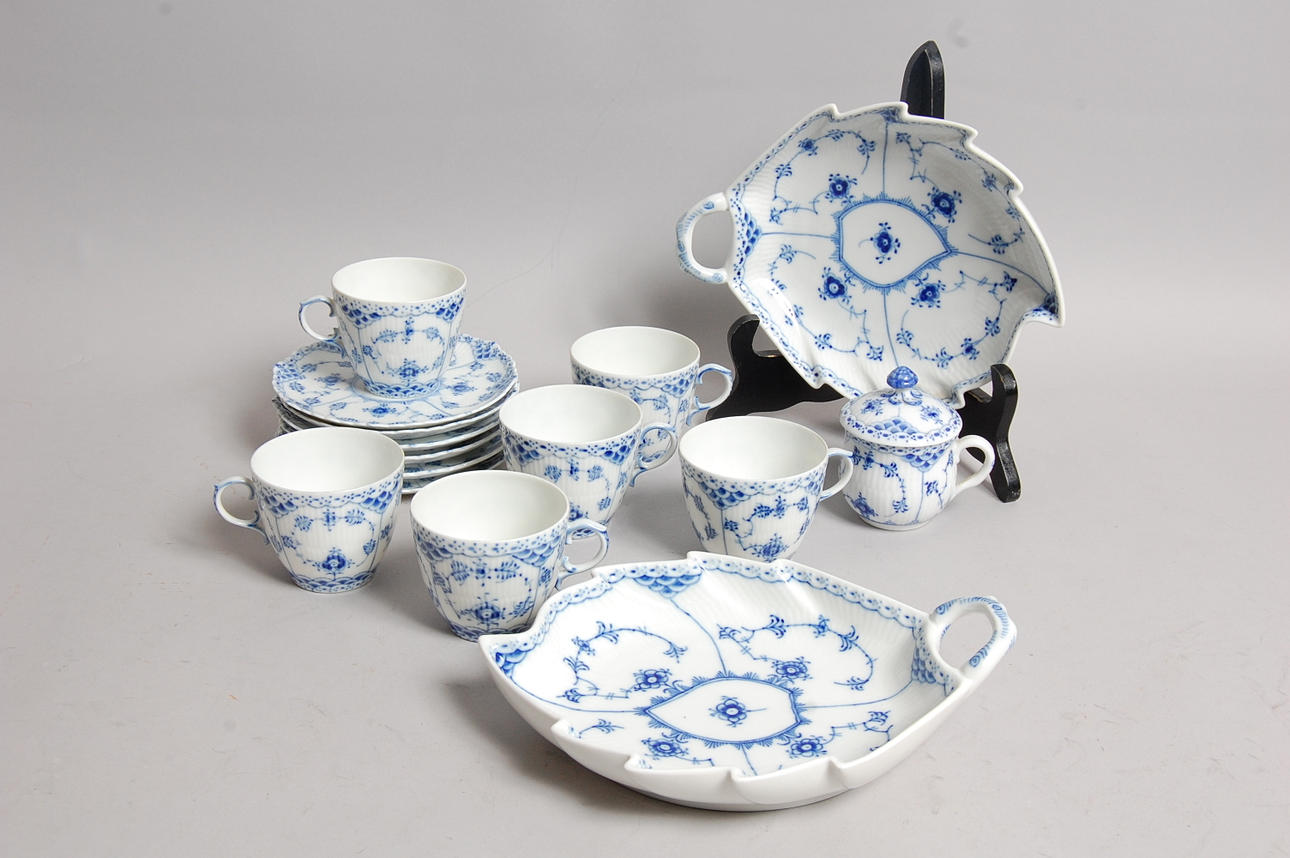 MUSSELMALET, 15 delar, kaffekoppar, cremekopp, halvblond, Royal Copenhagen, 1:sort.