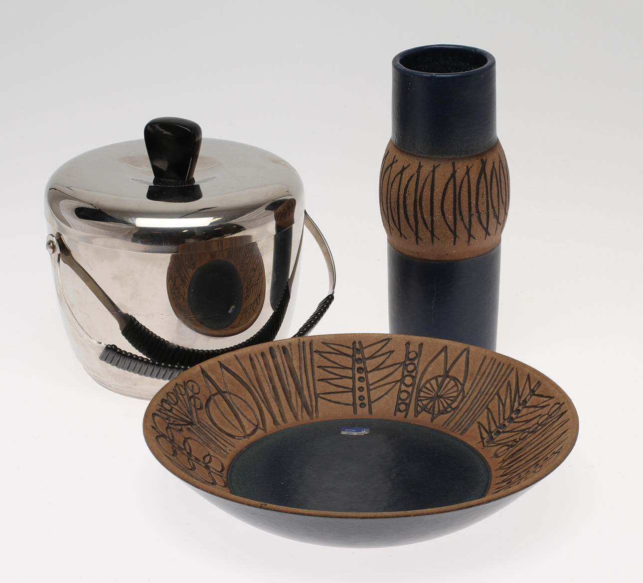 VAS, FAT, Lisa Larson, Gustavsberg, keramik, ISHINK, Nils Johan, rostfritt stål.