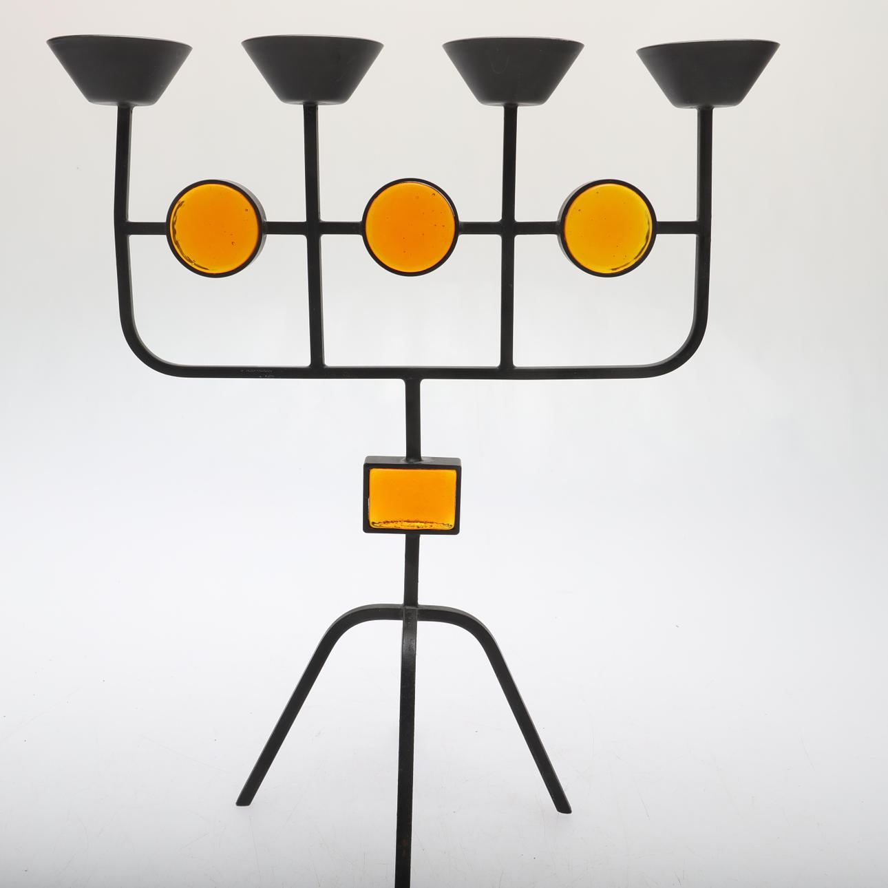 GUNNAR ANDER. lysestage, smedejern, 1900-tallet.