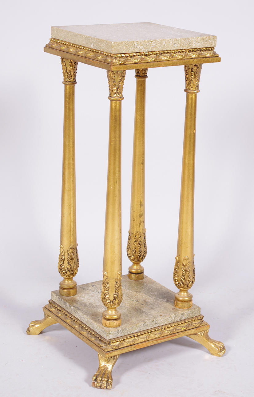 PIEDESTAL, förgylld med marmorskivor.