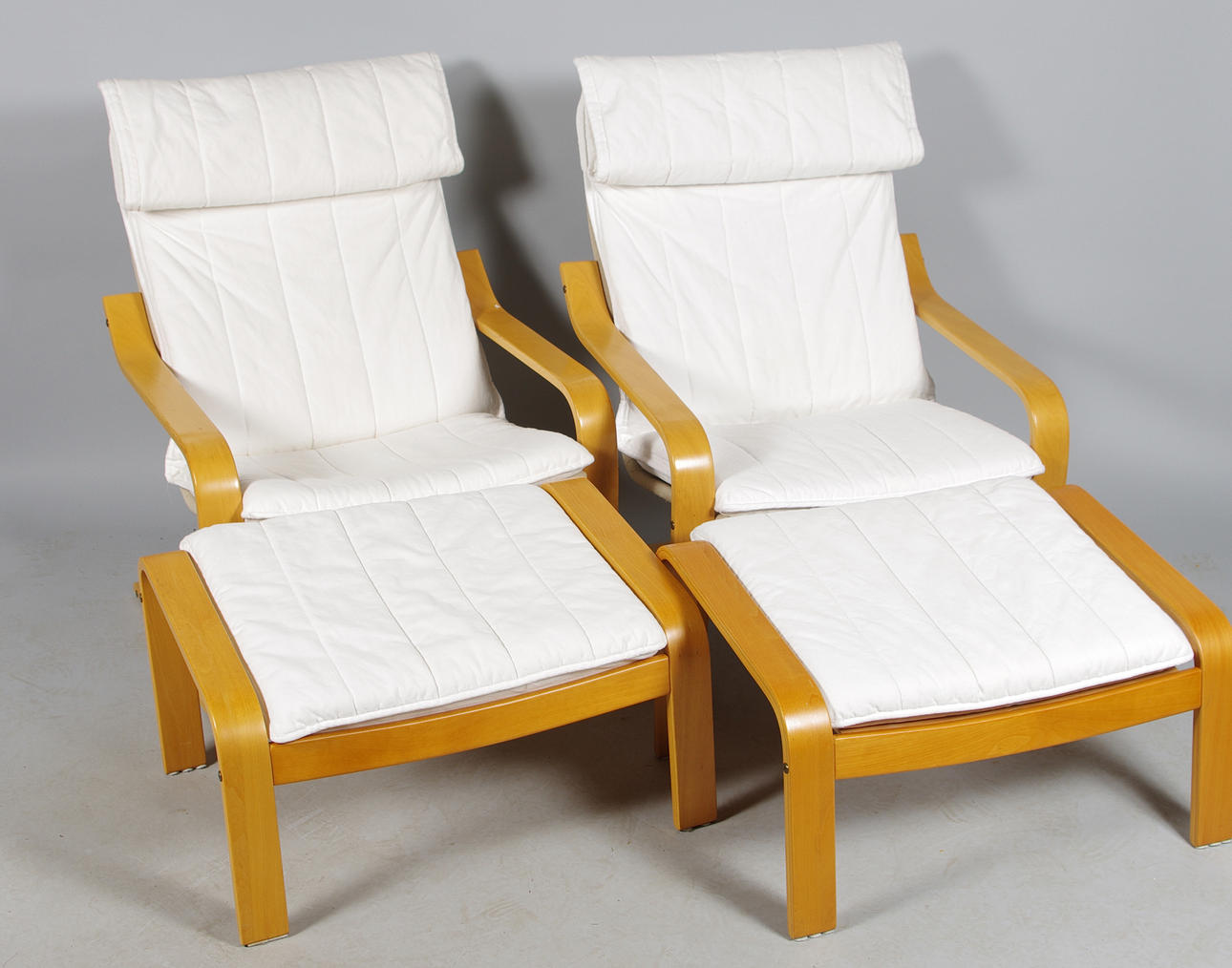 FÅTÖLJER MED FOTPALLAR, 1 par.