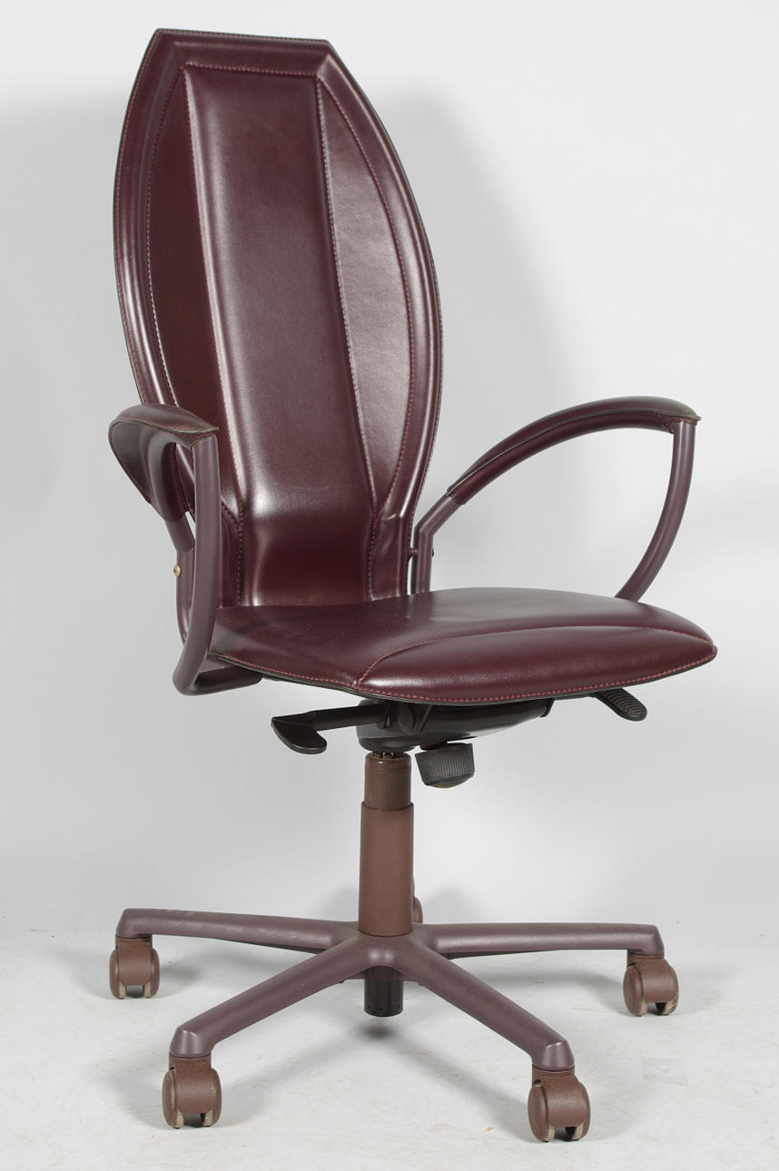 KONTORSTOL, brunt læder.