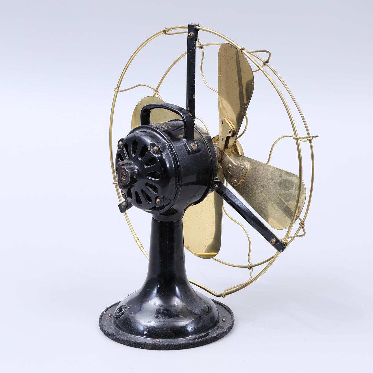 TABLE FAN, iron/brass, AEG, Berlin, first half of the 20th century 