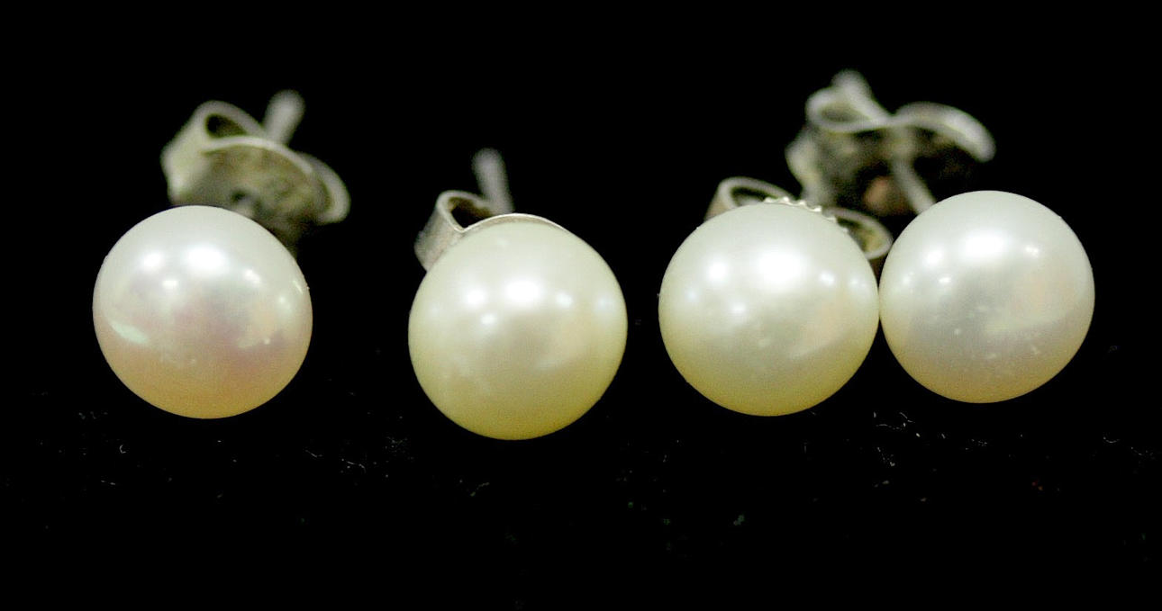 ÖRHÄNGEN, sötvattenspärlor, 2 st par.