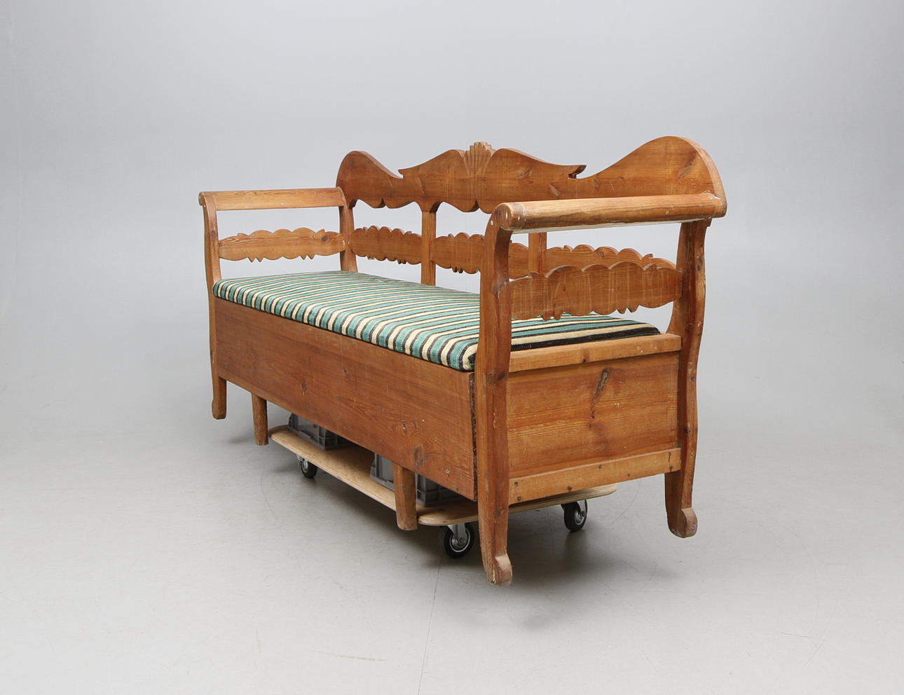 UTRDAGSSOFFA, 1800-tal.