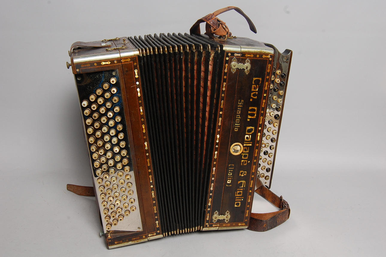 KNAPPDRAGSPEL, Cav. M. Dallape & Figlio, Stradella, Italien.