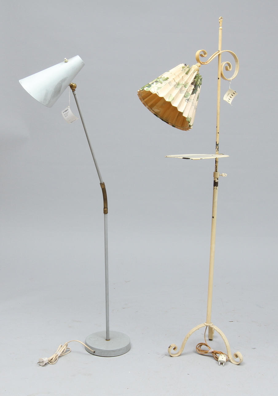 GOLVLAMPOR, 2 st, metall, 1900-tal.