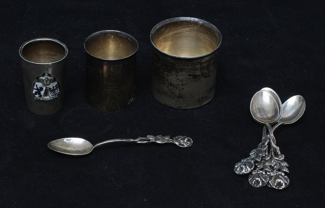 PARTI SILVER, 8 delar, bland annat bägare Rey Urban, 1900-tal. Vikt 129 gram.