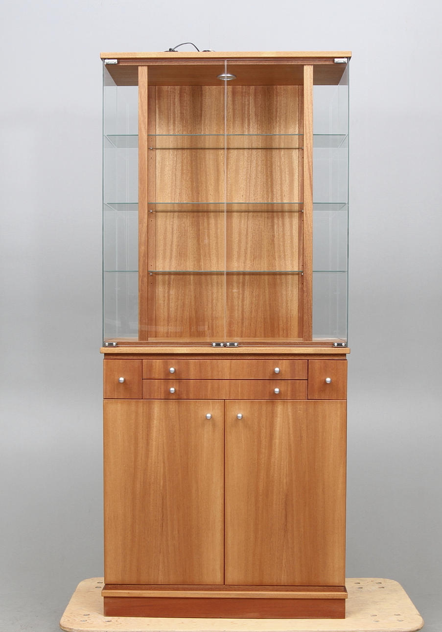 VITRINSKÅP, "Effekt", Banquet Möbelfabrik, Ruda, 1900-2000-tal.