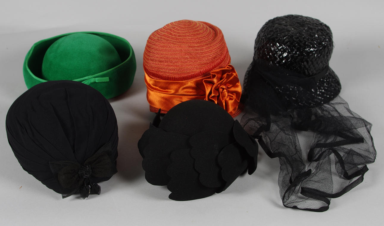 DAMHATTAR, 5 stycken, tidigt 1900-tal.