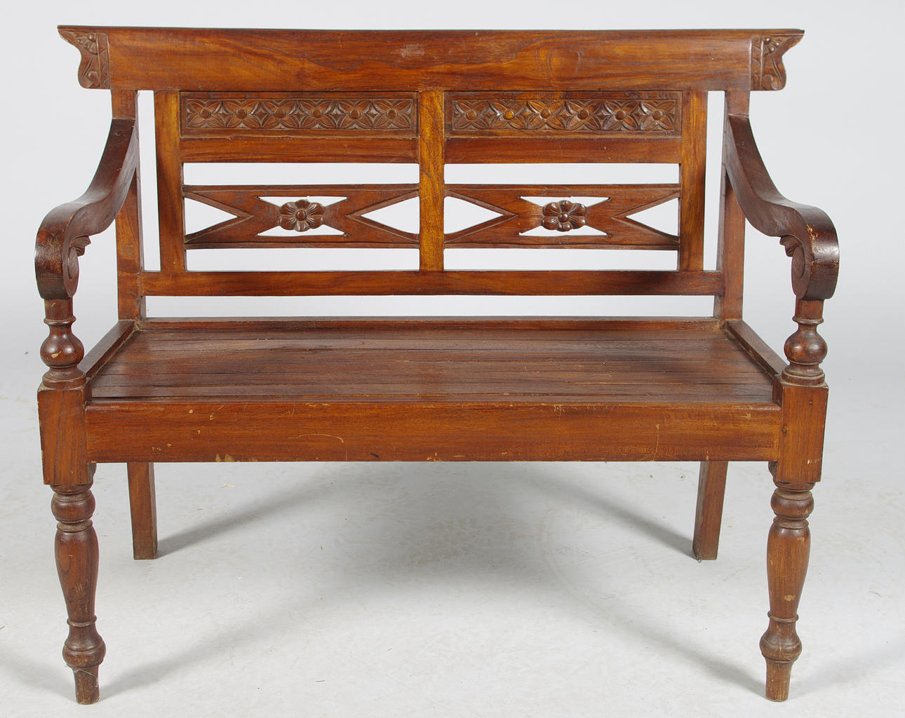 BARNSOFFA, bonat trä.