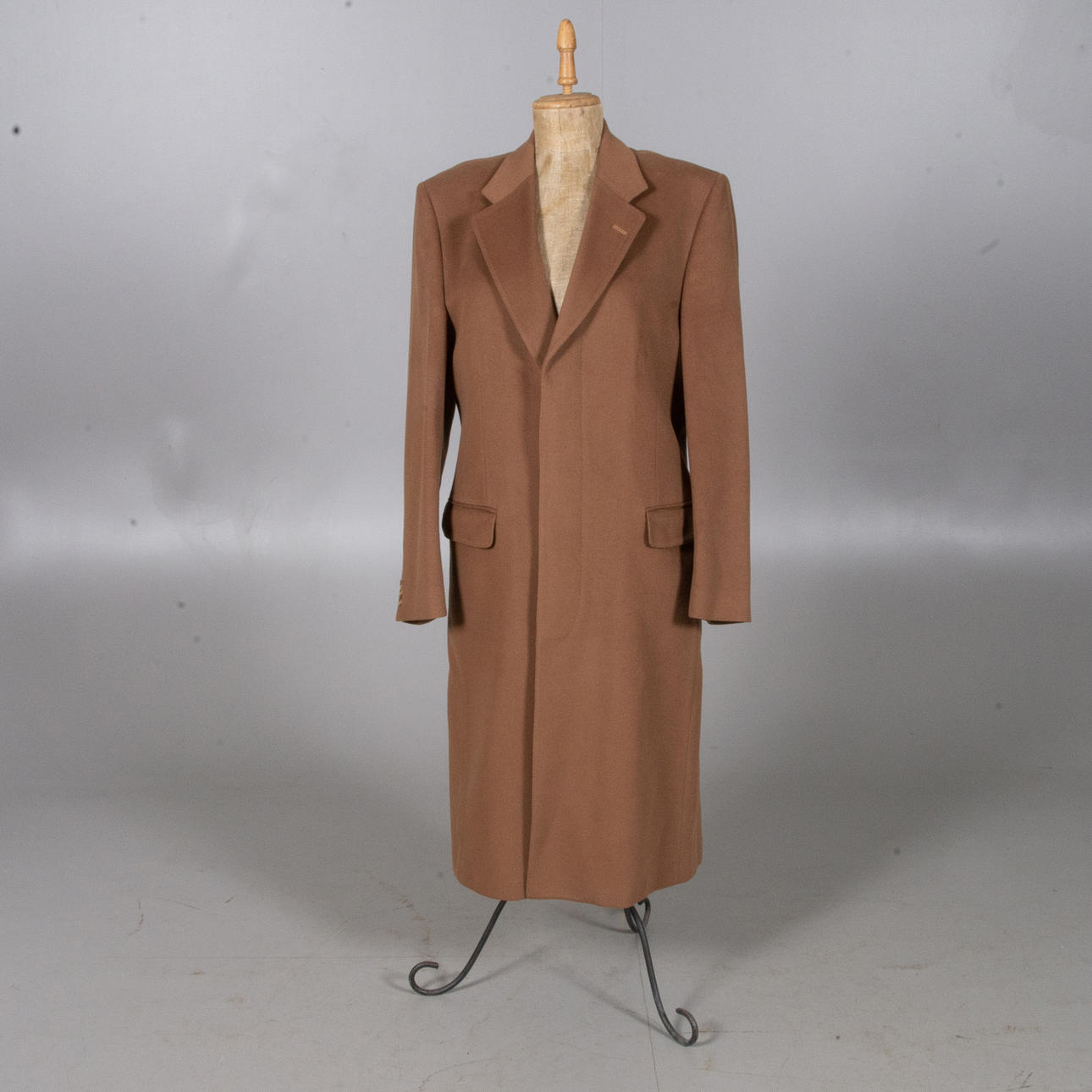 OVERCOAT, wool/cashmere, Austin Reed, England.