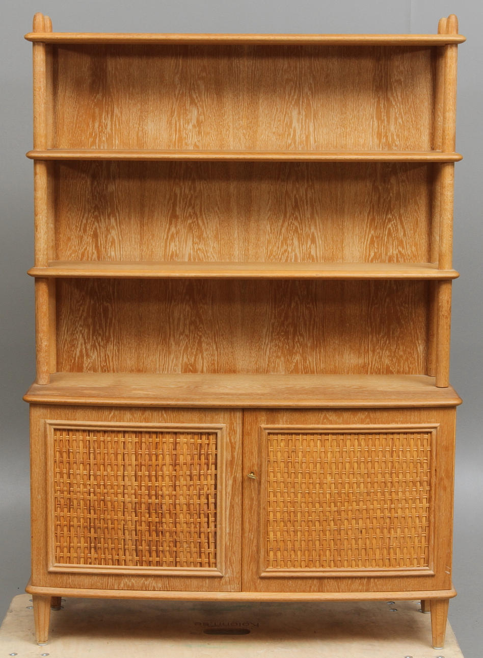 BOKHYLLA med skåpsdel, SMF, 1900-talets mitt.