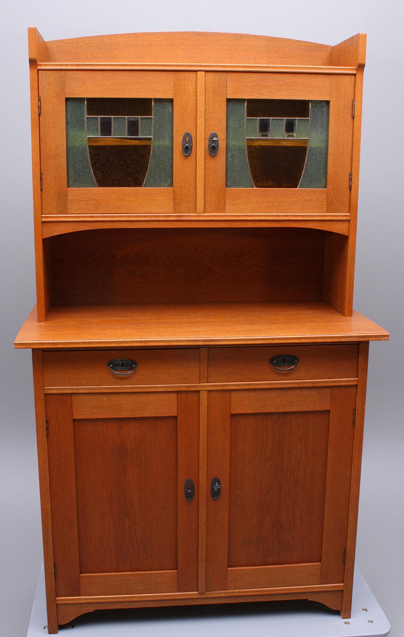 VITRINSKÅP, ek, jugendstil, tvådelat, färgat glas.