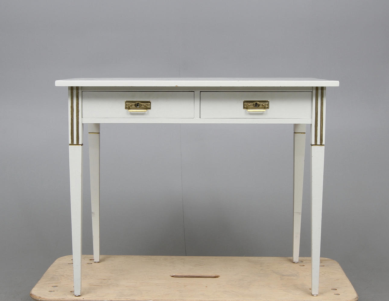 SKRIVBORD, Gustaviansk-stil, 1900-talets första kvartal.