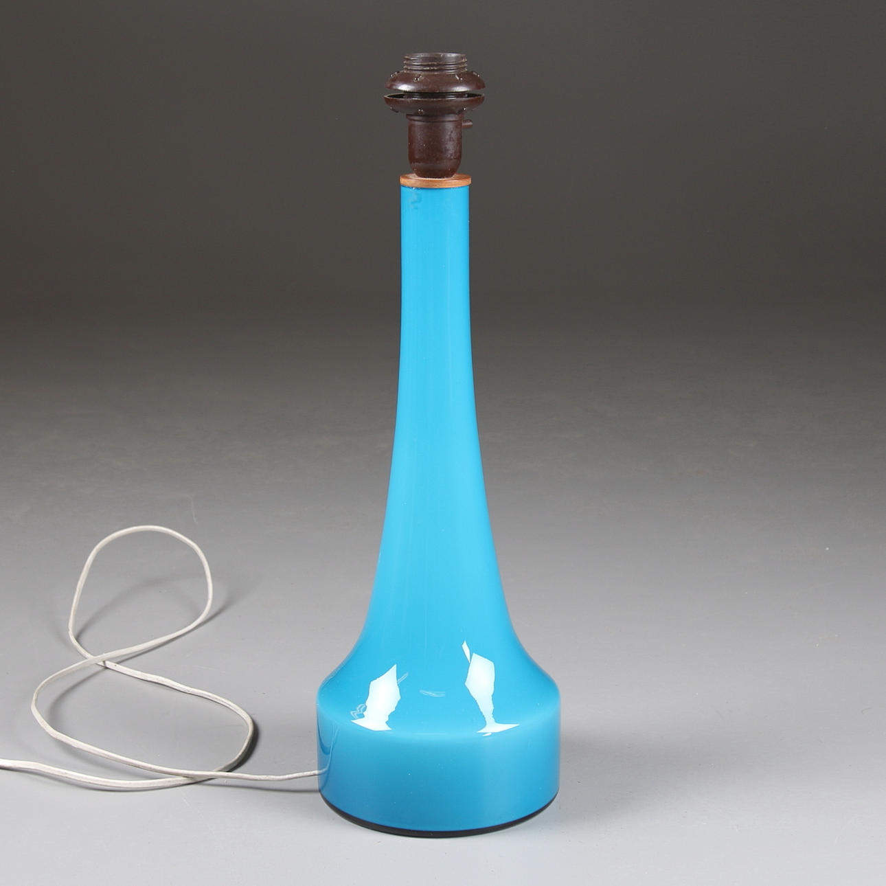 BORDSLAMPA, Bergboms, 1900-talets andra hälft.