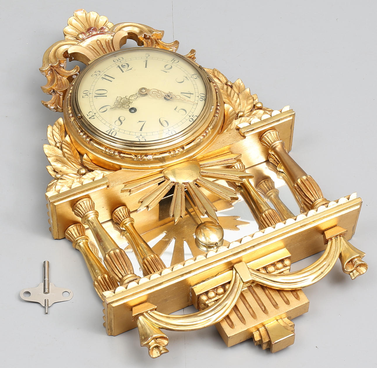 PENDYL, förgylld, 1900-talets mitt/andra hälft.