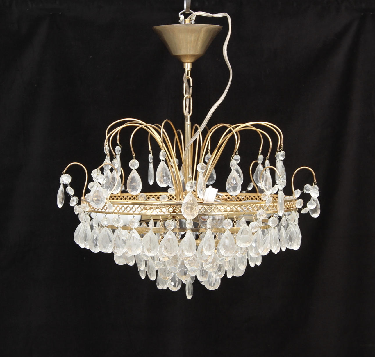 TAKARMATUR med prismor, 1900-tal. Total höjd 43 cm.