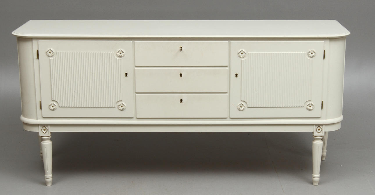 MATSALSSKÄNK, gustaviansk stil, 1900-tal.