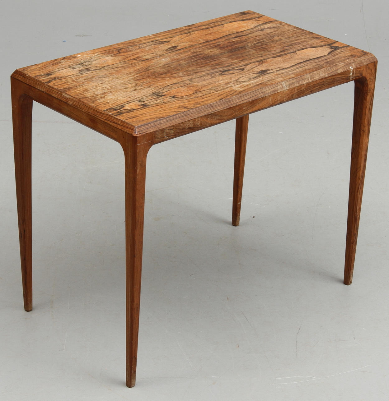 BORD, design Johannes Andersen för Silkeborg Danmark 1900-talets andra hälft.