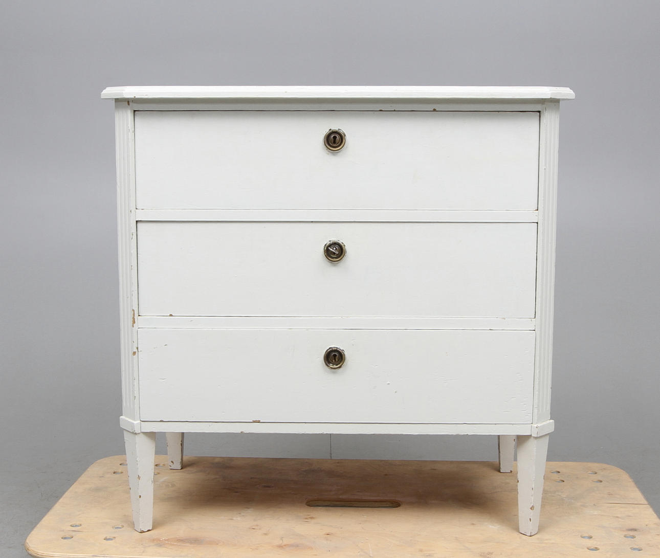 BYRÅ, Gustaviansk-stil, 1900-tal.