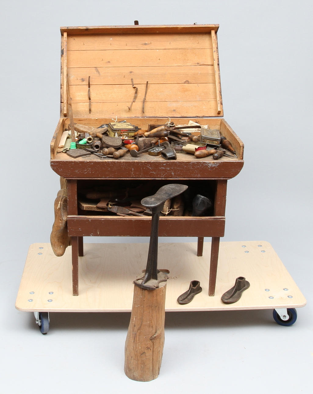 SKOMAKARBÄNK, 1900-tal.