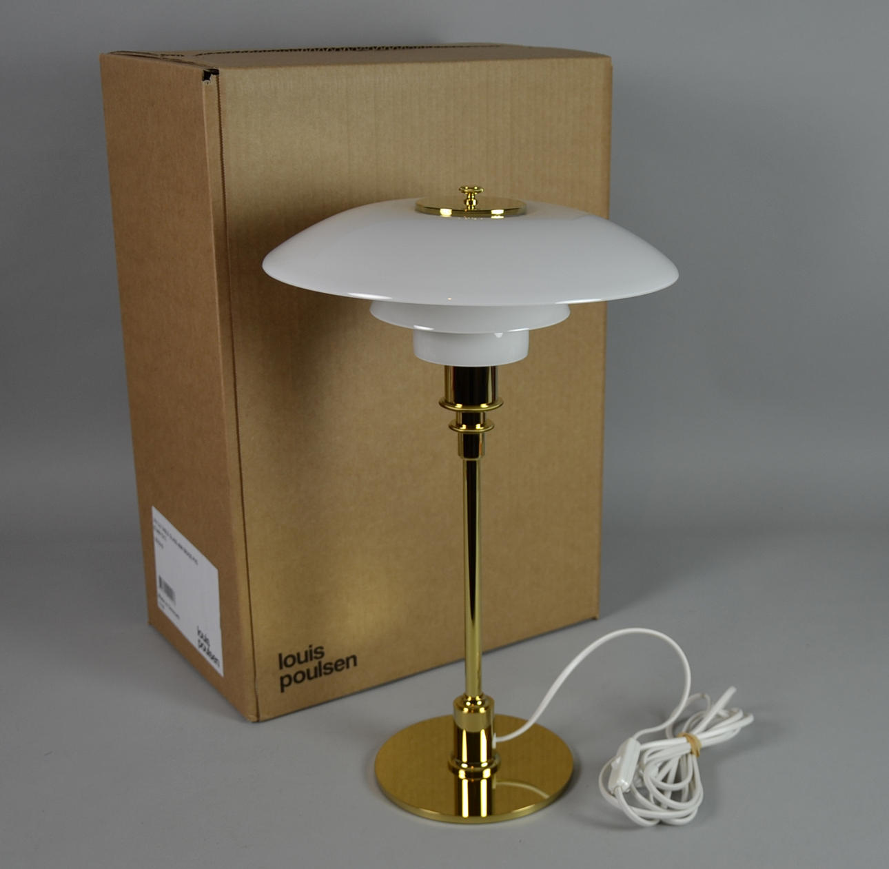 POUL HENNINGSEN. PH 3/2 TISCHLAMPE MESSING.