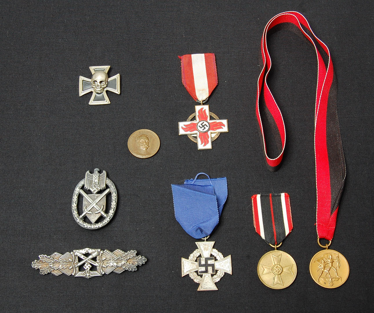 MEDALJER, SPÄNNE 8 st, Tyskland, 1, 2: Världskriget.