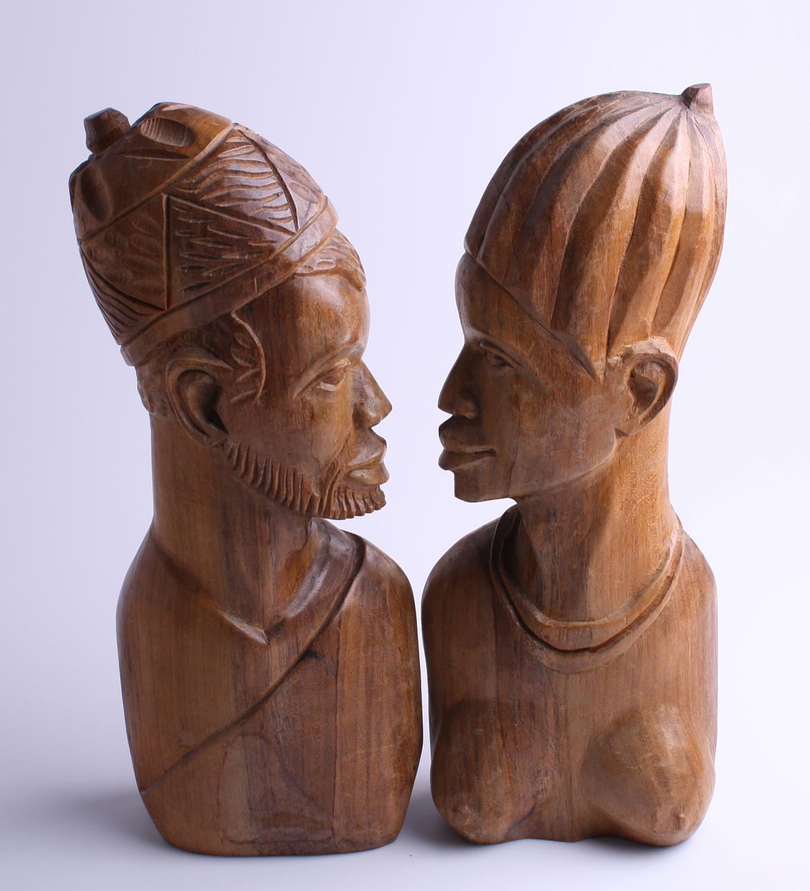 BYSTER, ett par, utländskt trä, Afrikaner - Man och Kvinna.